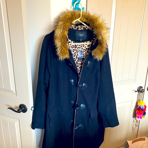 torrid Jackets & Blazers - Torrid faux fir hood trim coat with zipper and toggle closure, pockets. Size 4.